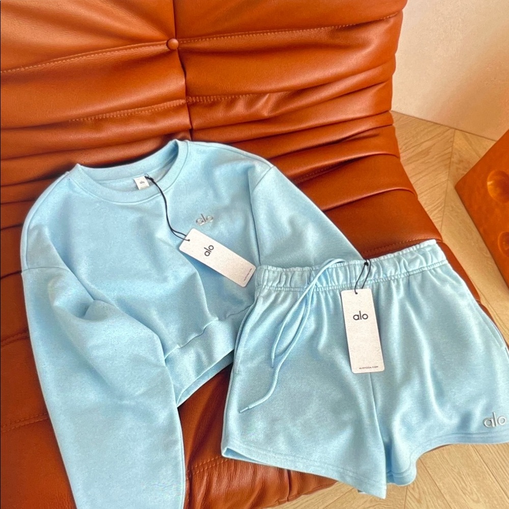 ALO Yoga Light Blue Cropped Sweatshirt & Shorts Set